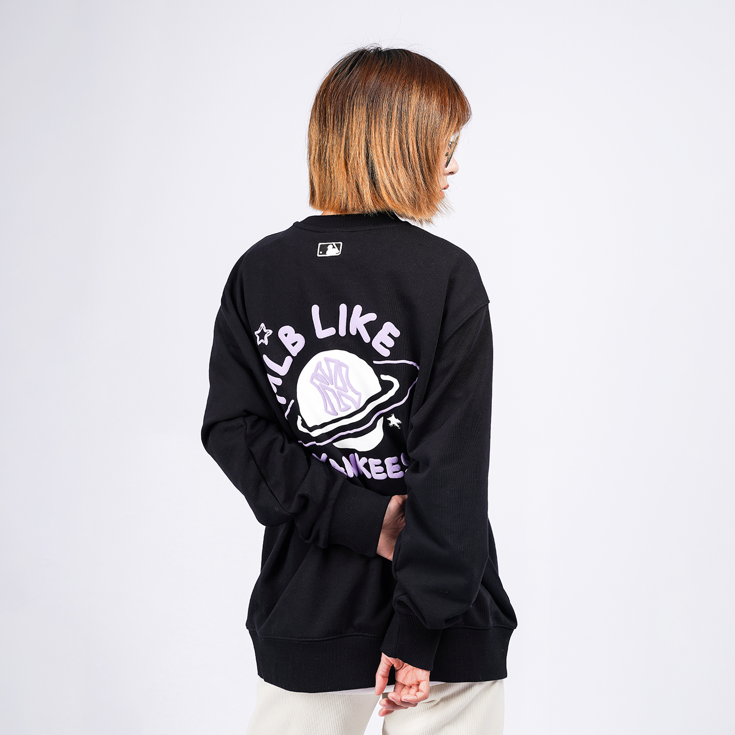 MLB New York Yankees Graffiti Logo Varsity Long Sleeve Sweatshirt Black Unisex 31MT06111-50L 圖 5
