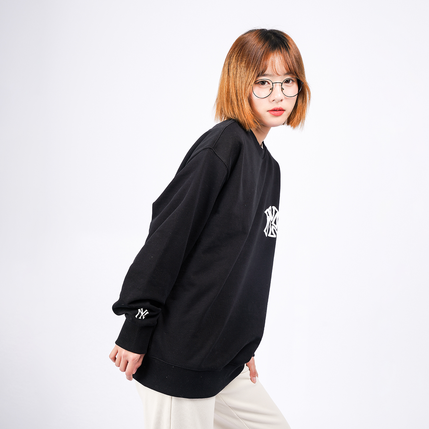 MLB New York Yankees Graffiti Logo Varsity Long Sleeve Sweatshirt Black Unisex 31MT06111-50L 圖 6