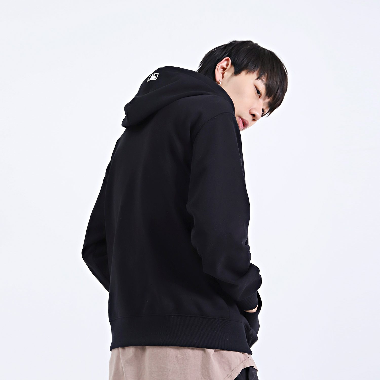 MLB New York Yankees Heart Embroidered Hoodie Unisex Black 31HDL1111-50L 圖 6