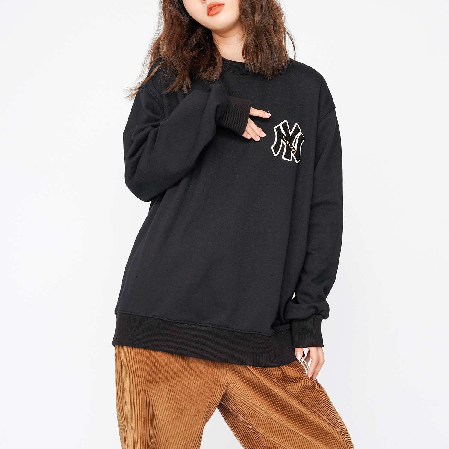 MLB New York Yankees Letter Logo Pullover Sweatshirt Unisex Black 3AMTB0214-50BKS 圖 4