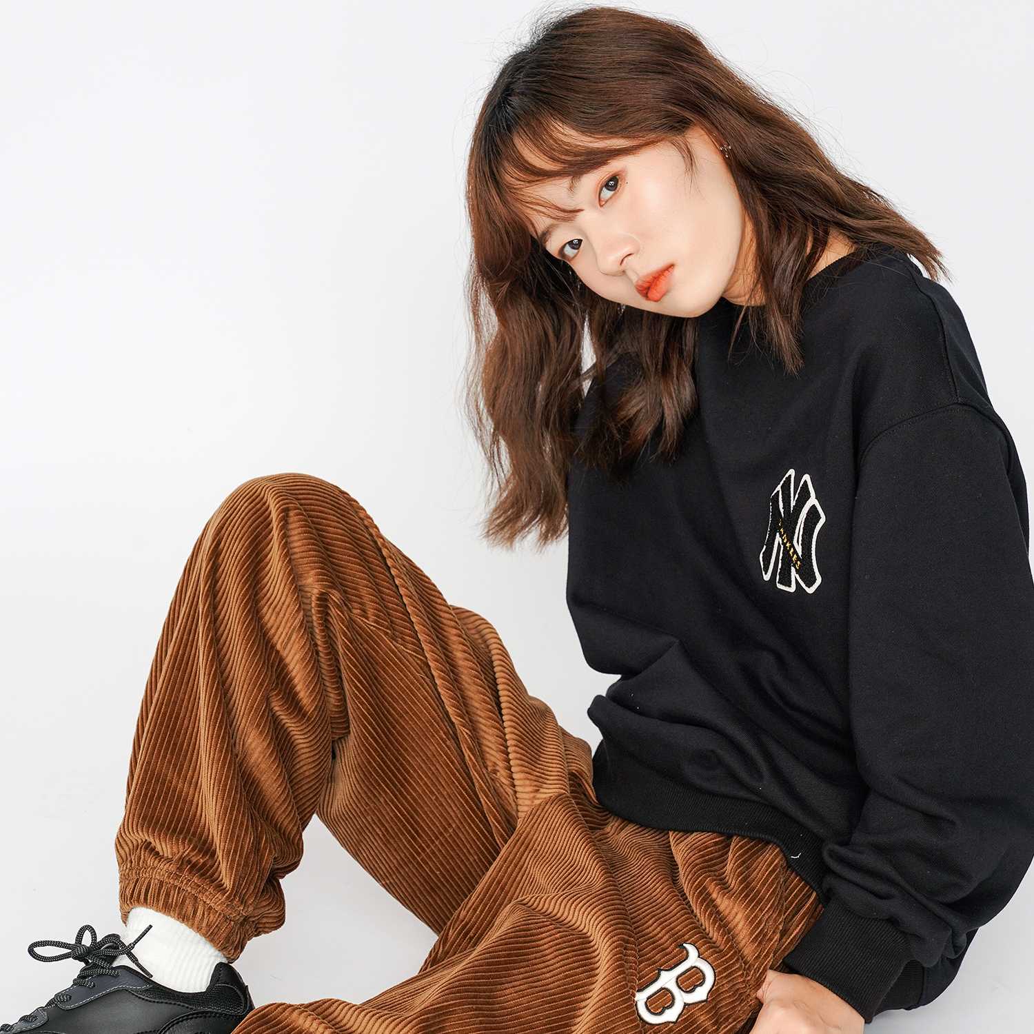 MLB New York Yankees Letter Logo Pullover Sweatshirt Unisex Black 3AMTB0214-50BKS 圖 7