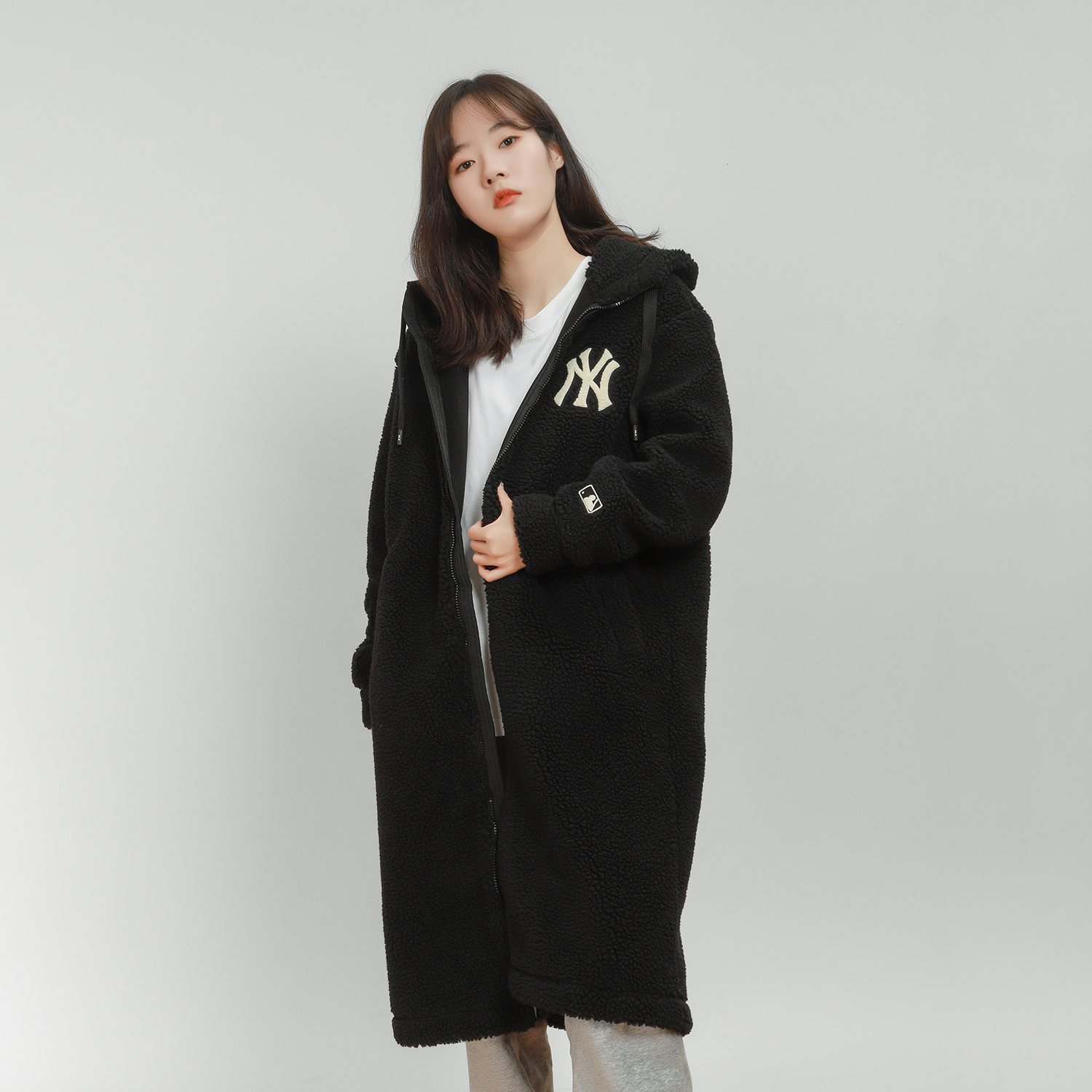 Details for MLB New York Yankees Letter Patch Sherpa Coat Unisex Black. 3AJPF2816-50BKS