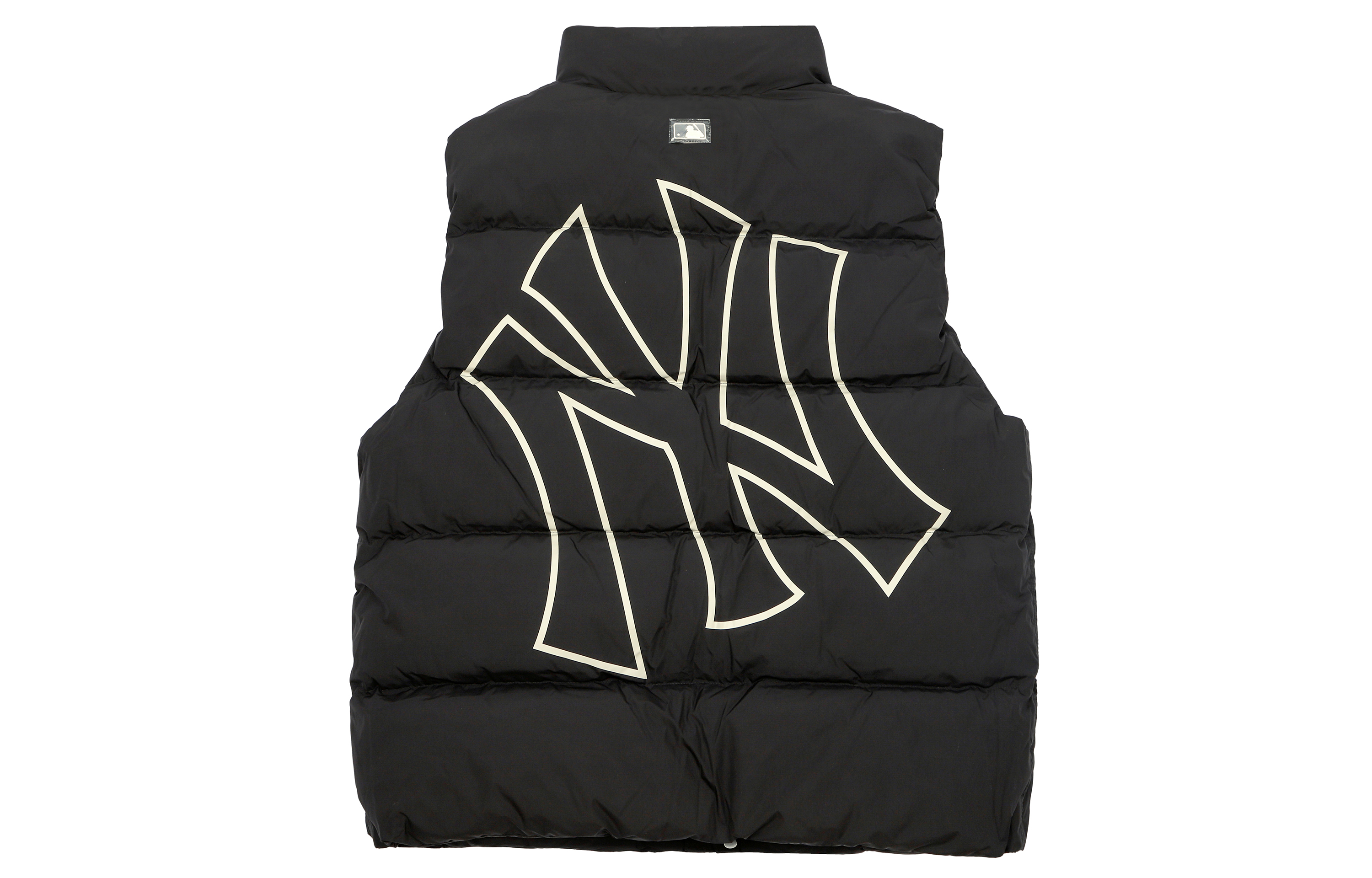 Lookbook MLB New York Yankees Rompi Tebal Ringan Unisex Hitam dengan Bordir Logo. 3ADVB0116-50BKS