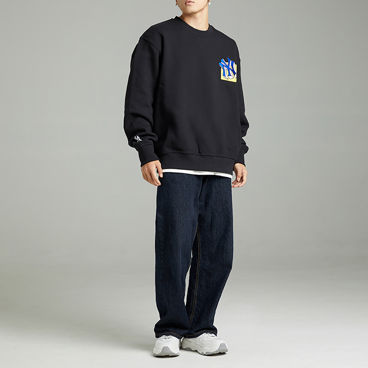 Shop MLB New York Yankees Logo Crewneck Sweatshirt Unisex - Black 3AMTL0426-50BKS