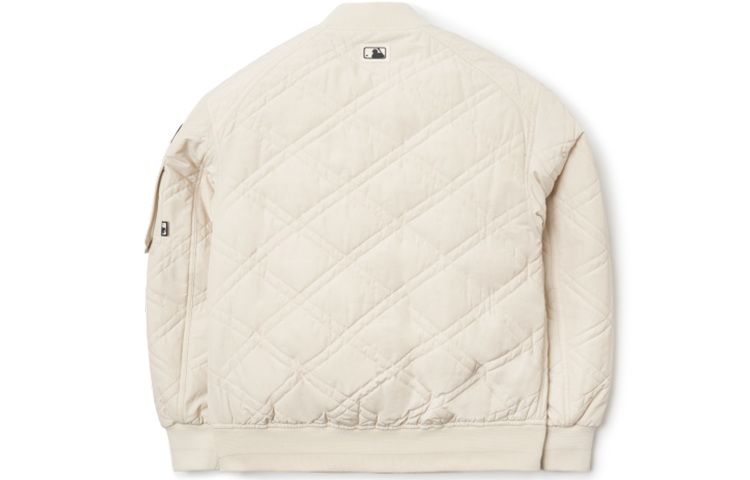 Lookbook Chaqueta Varsity Retro Beige Unisex con Logo Bordado MLB New York Yankees. 3APDL0116-50BGL