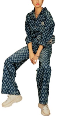 MLB New York Yankees Logo Embroidered Vintage Loose Long Sleeve Shirt Blue Unisex 3AWSN3014-50 Shop MLB New York Yankees Logo Embroidered Vintage Loose Long Sleeve Shirt Blue Unisex 3AWSN3014-50