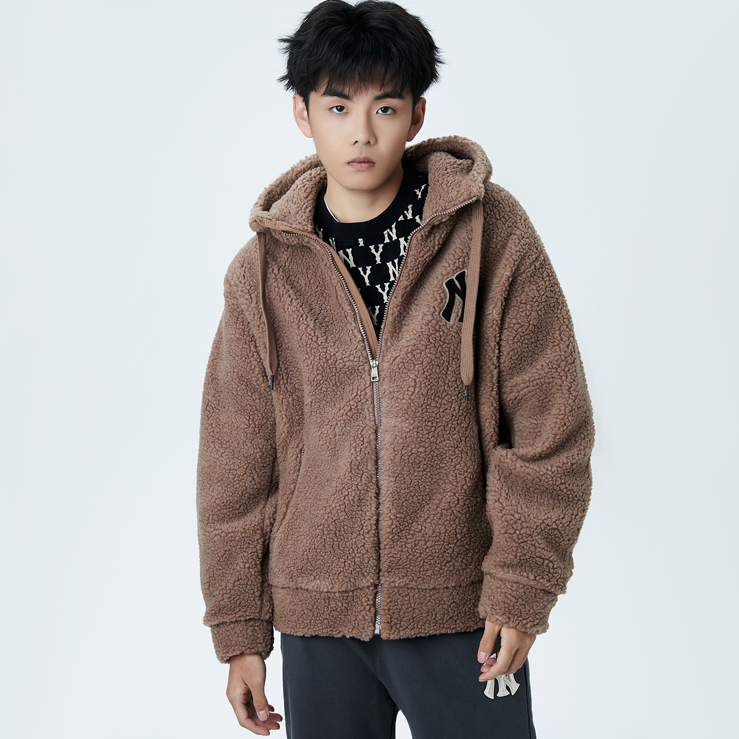 Sizing MLB 紐約洋基隊Logo加絨棕色連帽外套 男女冬季穿搭. 3AJPF0516-50BGD