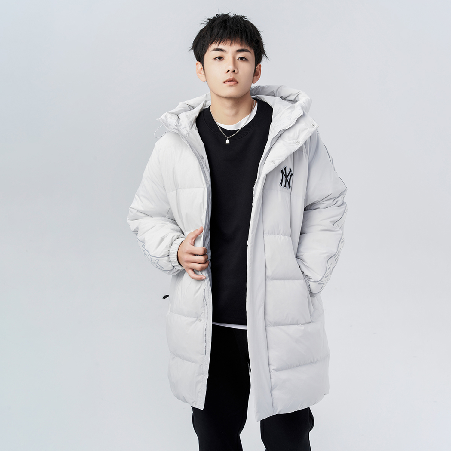 MLB New York Yankees Logo Long Down Hoodie Jacket Unisex Light Gray Winter Coat 3ADJJ0616-50GRL 圖 6