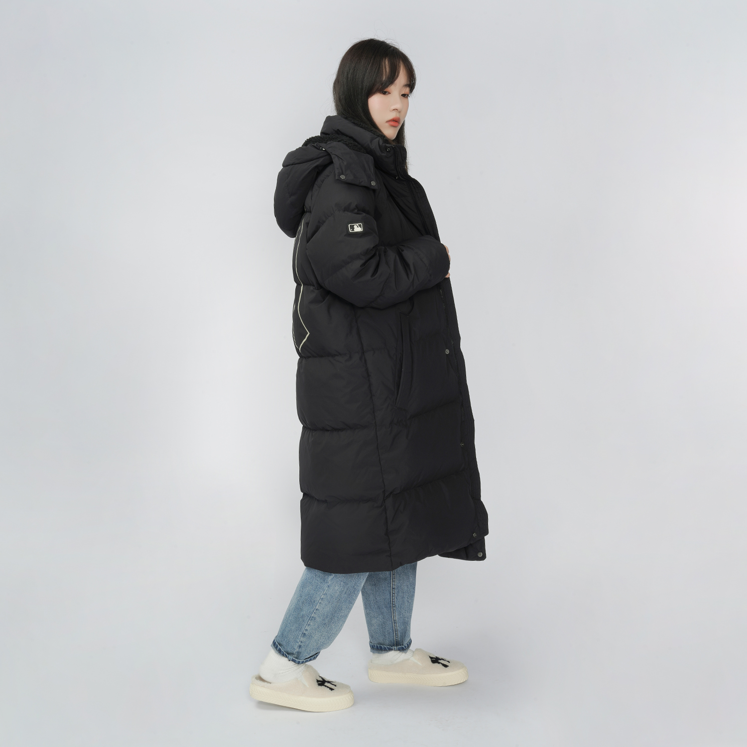 Details for MLB纽约洋基队标志男女通用冬季长款羽绒夹克黑色 3ADJEC816-50BKS