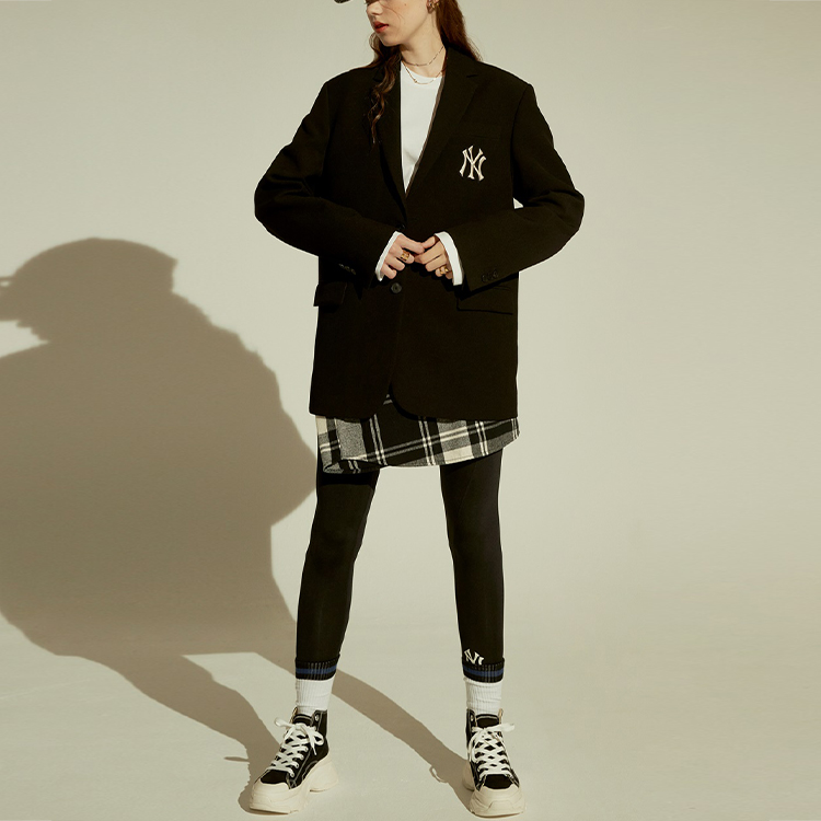 Shop MLB 紐約洋基隊標誌印花黑色長袖西裝外套 男女款 31JK01061-50L