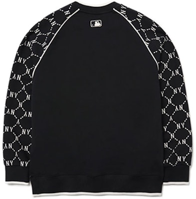 MLB New York Yankees Logo Crewneck Sweatshirt Unisex Warna Hitam. 3AMTM0814-50BKS Lookbook MLB New York Yankees Logo Crewneck Sweatshirt Unisex Warna Hitam. 3AMTM0814-50BKS