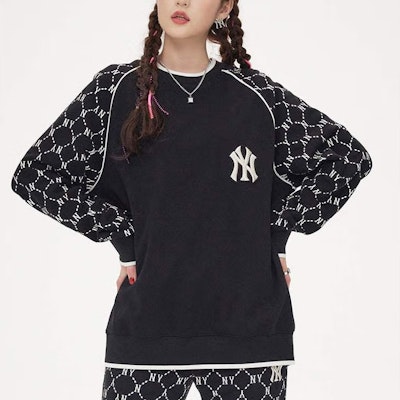 MLB New York Yankees Logo Crewneck Sweatshirt Unisex Warna Hitam. 3AMTM0814-50BKS Purchase MLB New York Yankees Logo Crewneck Sweatshirt Unisex Warna Hitam. 3AMTM0814-50BKS