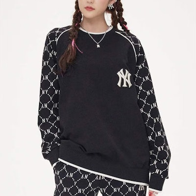 MLB New York Yankees Logo Crewneck Sweatshirt Unisex Warna Hitam. 3AMTM0814-50BKS Details for MLB New York Yankees Logo Crewneck Sweatshirt Unisex Warna Hitam. 3AMTM0814-50BKS