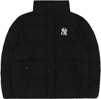 MLB New York Yankees Logo Puffer Jacket Black Unisex Short Casual Warm Coat 3ADJB0526-50BKS MLB New York Yankees Logo Puffer Jacket Black Unisex Short Casual Warm Coat 3ADJB0526-50BKS