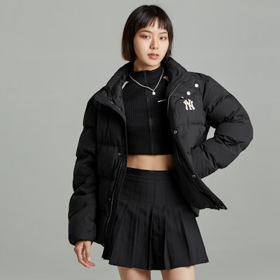 MLB纽约扬基队标黑色男女短款休闲保暖羽绒夹克外套 3ADJB0526-50BKS Details for MLB纽约扬基队标黑色男女短款休闲保暖羽绒夹克外套 3ADJB0526-50BKS