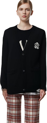 MLB ニューヨーク・ヤンキース ロゴ Vネック ニット セーター ユニセックス ブラック 3AKCB0131-50BKS Sizing MLB ニューヨーク・ヤンキース ロゴ Vネック ニット セーター ユニセックス ブラック 3AKCB0131-50BKS