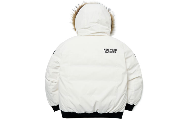 Lookbook MLB纽约扬基队标志白色连帽羽绒服男女冬季款 3ADJB0716-50IVS