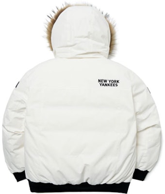 MLB纽约扬基队标志白色连帽羽绒服男女冬季款 3ADJB0716-50IVS Lookbook MLB纽约扬基队标志白色连帽羽绒服男女冬季款 3ADJB0716-50IVS