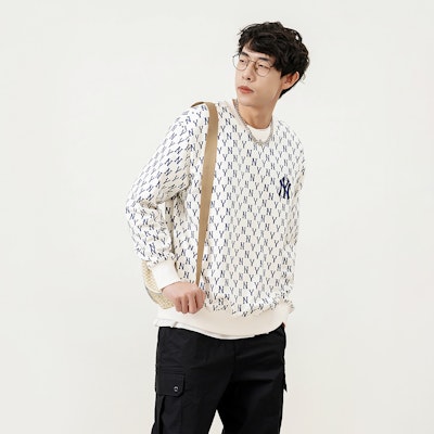 Sweater Crewneck MLB New York Yankees Monogram Logo Cream Unisex. 3AMTM0221-50CRS Details for Sweater Crewneck MLB New York Yankees Monogram Logo Cream Unisex. 3AMTM0221-50CRS