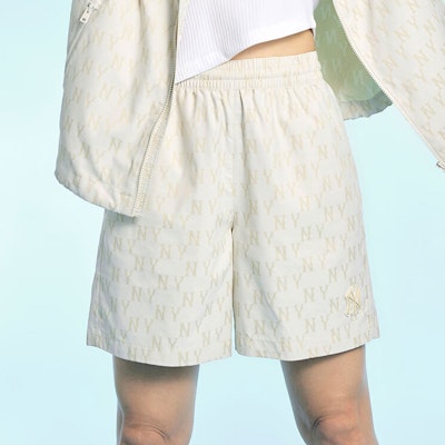 MLB New York Yankees Celana Pendek Logo Monogram Pinggang Elastis Unisex. 3ASMM0233-50IVS Purchase MLB New York Yankees Celana Pendek Logo Monogram Pinggang Elastis Unisex. 3ASMM0233-50IVS