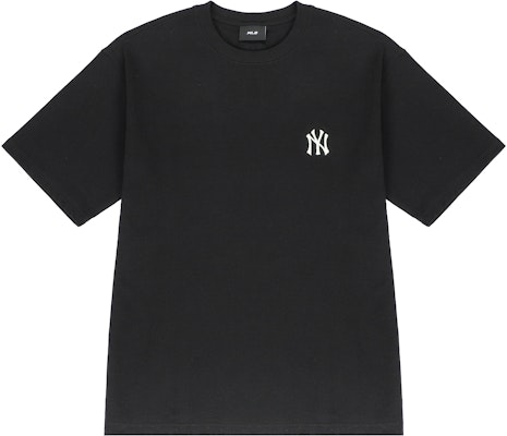 Camiseta Unisex Negra MLB Yankees Vintage Logo Paisley. 3ATS52023-50BKS Lookbook Camiseta Unisex Negra MLB Yankees Vintage Logo Paisley. 3ATS52023-50BKS