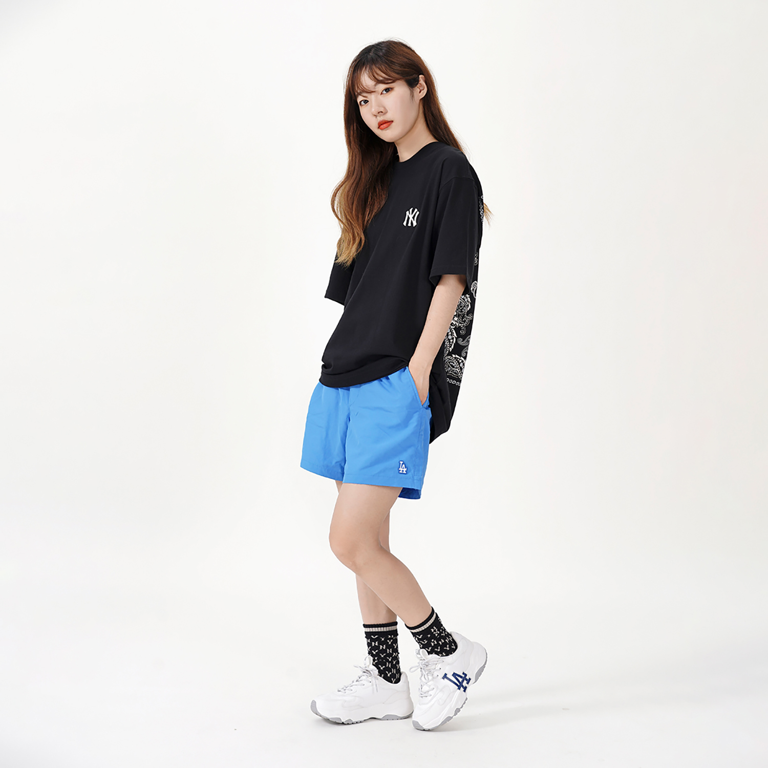 Shop Camiseta Unisex Negra MLB Yankees Vintage Logo Paisley. 3ATS52023-50BKS