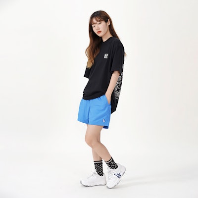 Camiseta Unisex Negra MLB Yankees Vintage Logo Paisley. 3ATS52023-50BKS Shop Camiseta Unisex Negra MLB Yankees Vintage Logo Paisley. 3ATS52023-50BKS