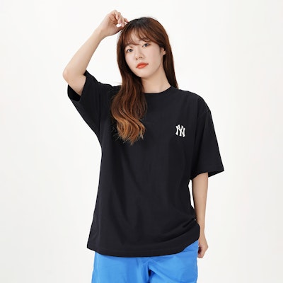 Camiseta Unisex Negra MLB Yankees Vintage Logo Paisley. 3ATS52023-50BKS Details for Camiseta Unisex Negra MLB Yankees Vintage Logo Paisley. 3ATS52023-50BKS