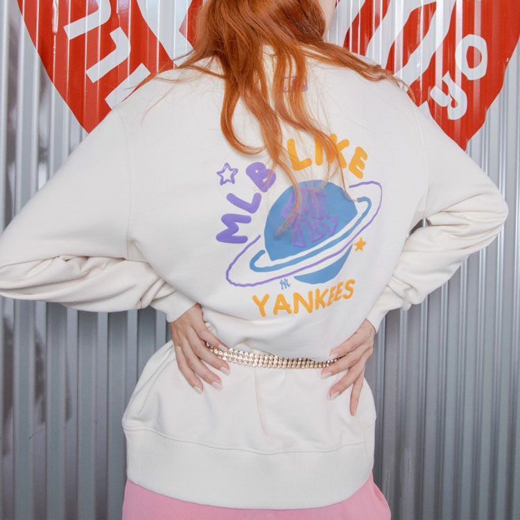 MLB New York Yankees Planet Print Crewneck Sweatshirt Unisex Off-White Retro Style 3AMTL0114-50CRS 圖 5