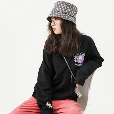 MLB纽约扬基队行星印花长袖卫衣男女同款黑色。 3AMTL0121-50BKS Purchase MLB纽约扬基队行星印花长袖卫衣男女同款黑色。 3AMTL0121-50BKS