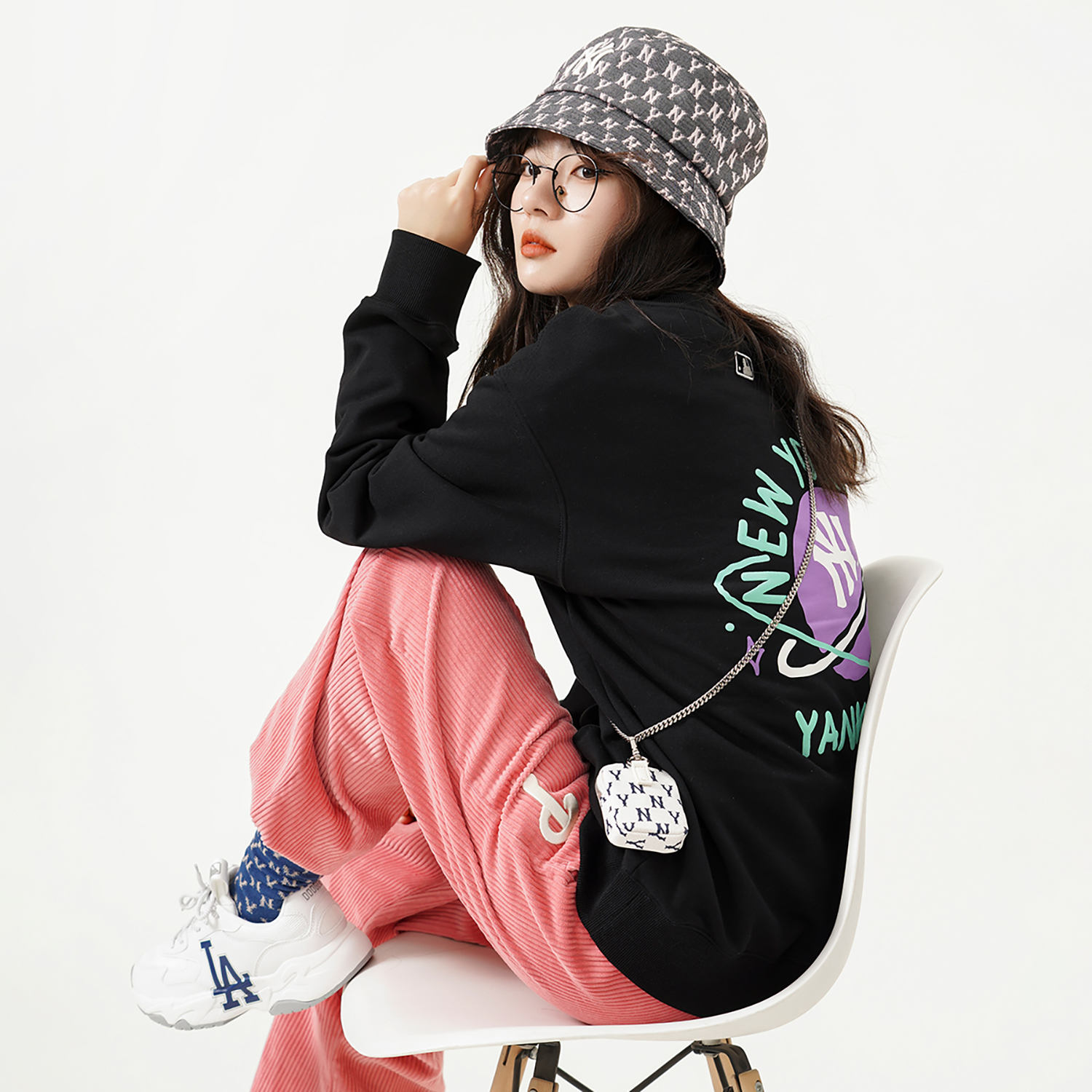 Details for MLB纽约扬基队行星印花长袖卫衣男女同款黑色。 3AMTL0121-50BKS