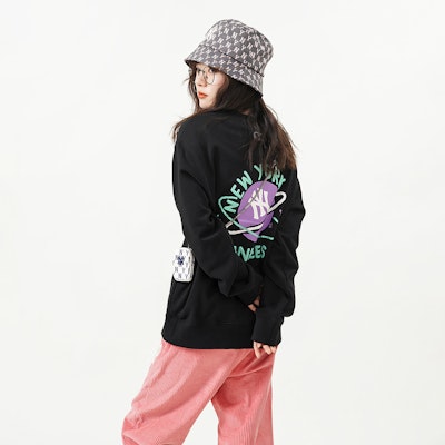 MLB纽约扬基队行星印花长袖卫衣男女同款黑色。 3AMTL0121-50BKS Cheap MLB纽约扬基队行星印花长袖卫衣男女同款黑色。 3AMTL0121-50BKS