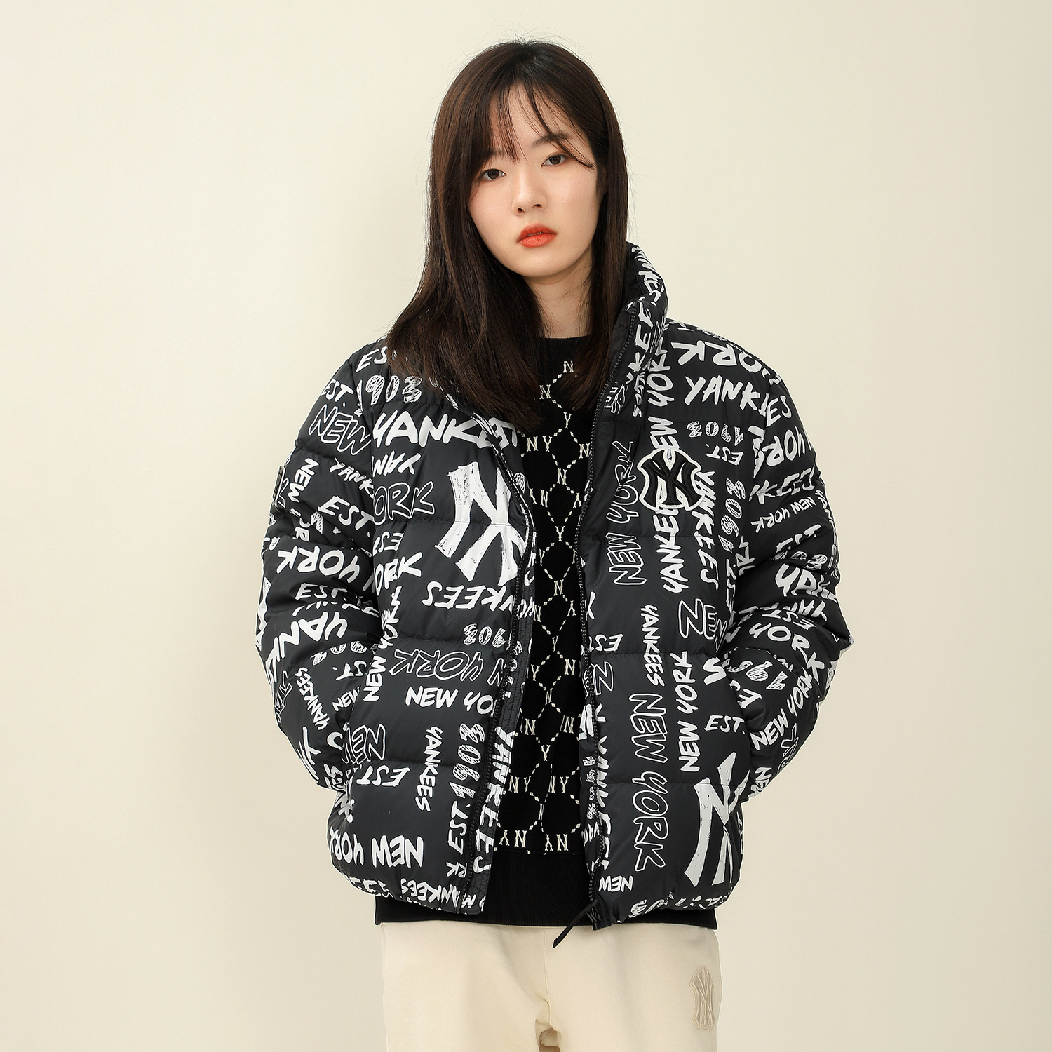 Shop MLB 紐約洋基印花黑色羽絨外套 冬季男女款 3ADJN0316-50BKS