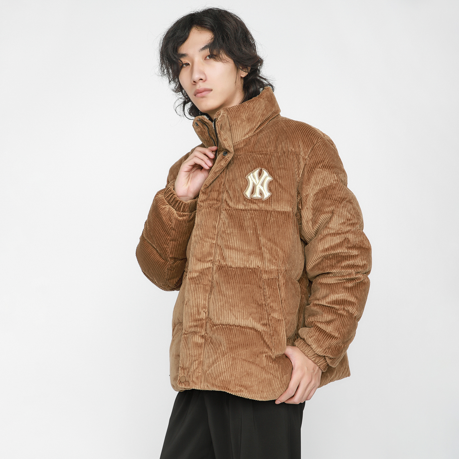 Details for MLB New York Yankees Quilted Down Jacket Beige Unisex Winter Warm Coat. 3ADJC0116-50BGD