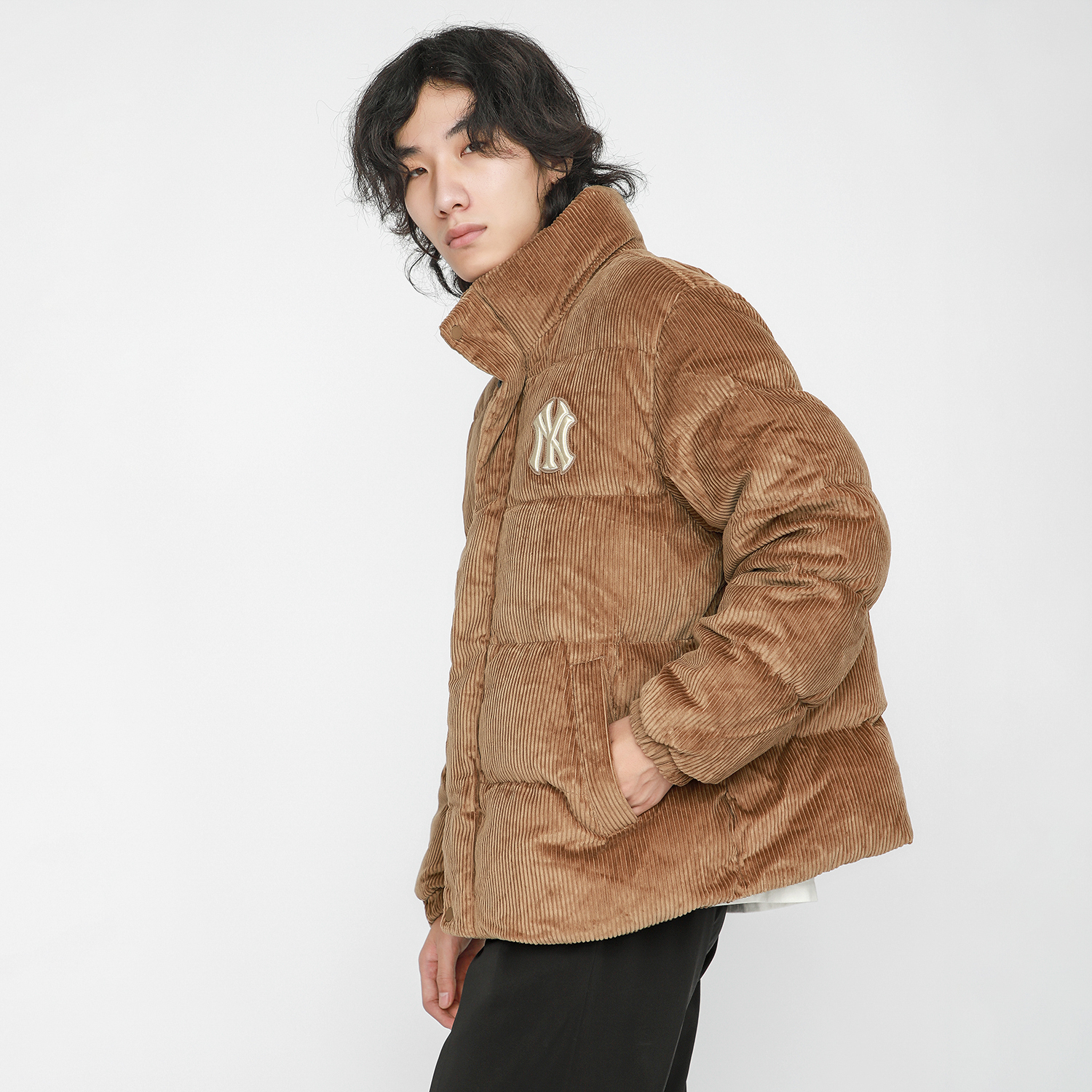 Sizing MLB New York Yankees Quilted Down Jacket Beige Unisex Winter Warm Coat. 3ADJC0116-50BGD