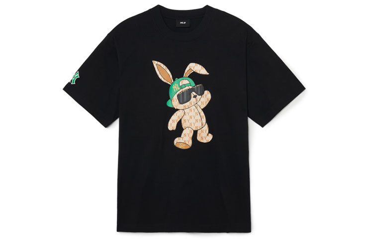 MLB New York Yankees Retro Bunny Graphic Black Unisex Crewneck T-Shirt. 3ATSQ0131-50BKS