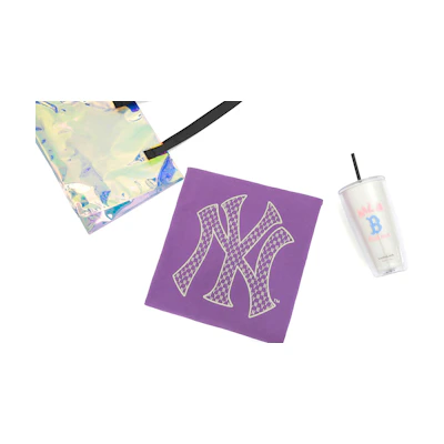 MLB New York Yankees Retro Crewneck Sweatshirt + Custom Tumbler + Holographic Bag 3AMTM0114-50LDDZHT