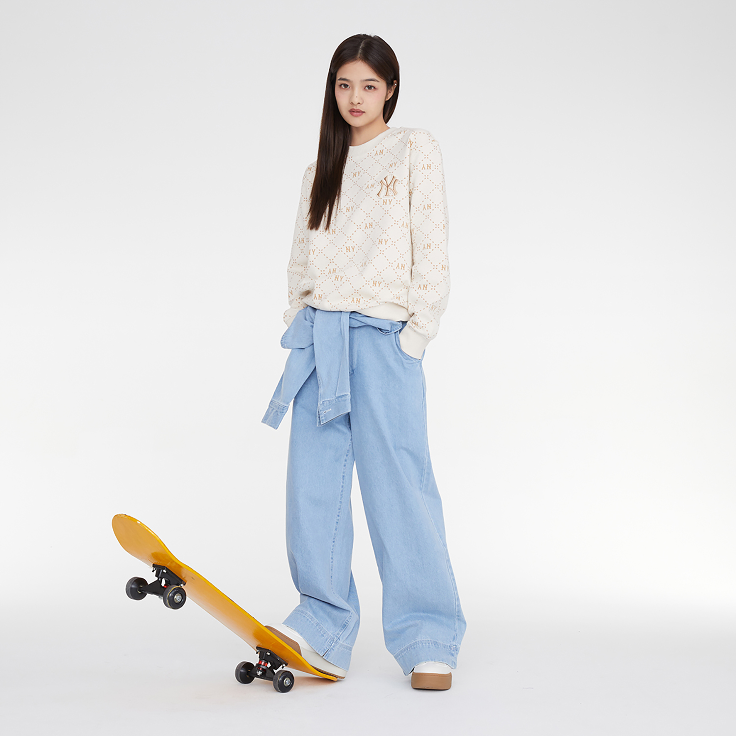 MLB New York Yankees Retro Diamond Sweatshirt Cream Unisex Crewneck 3AMTM0134-50CRD 圖 5