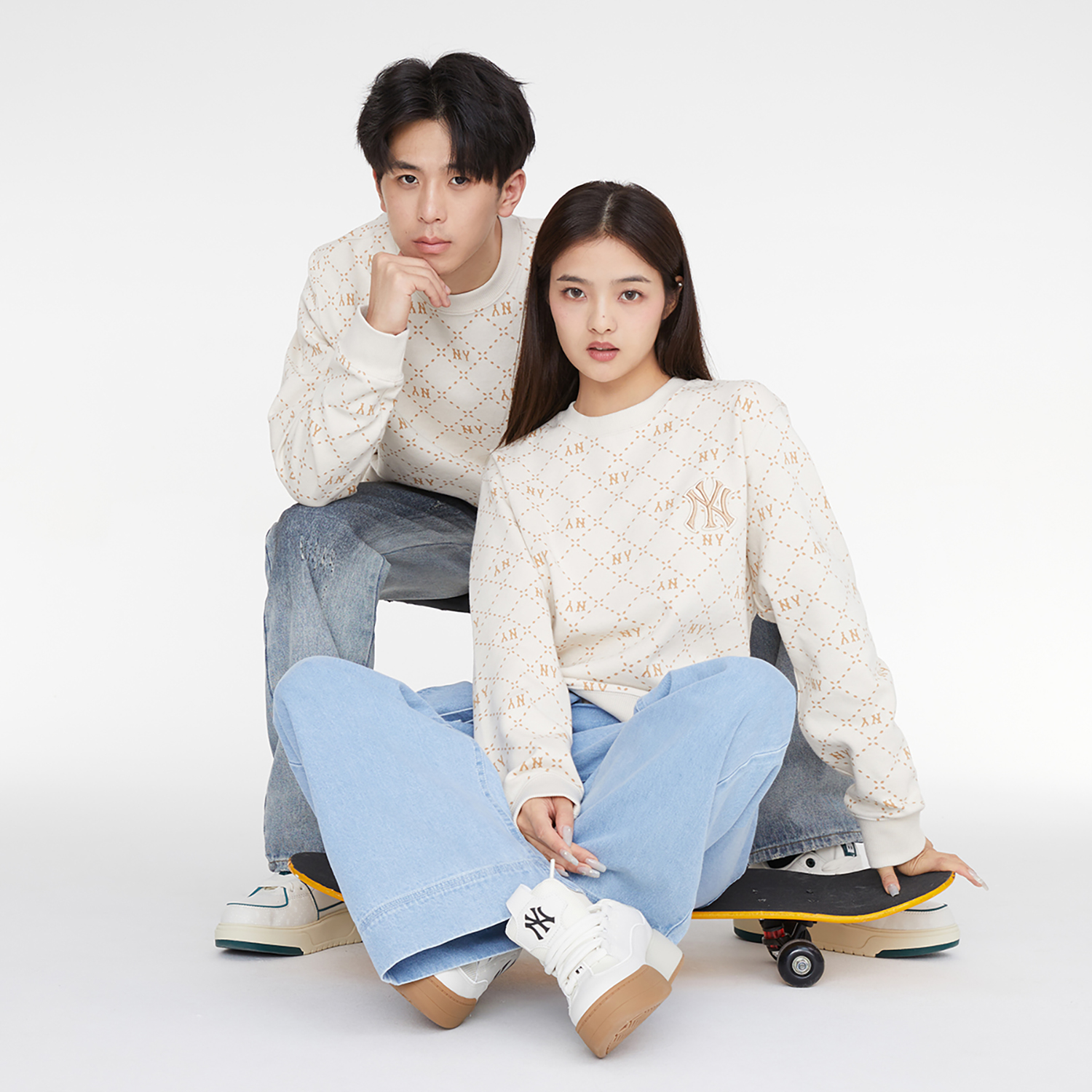 MLB New York Yankees Retro Diamond Sweatshirt Cream Unisex Crewneck 3AMTM0134-50CRD 圖 7