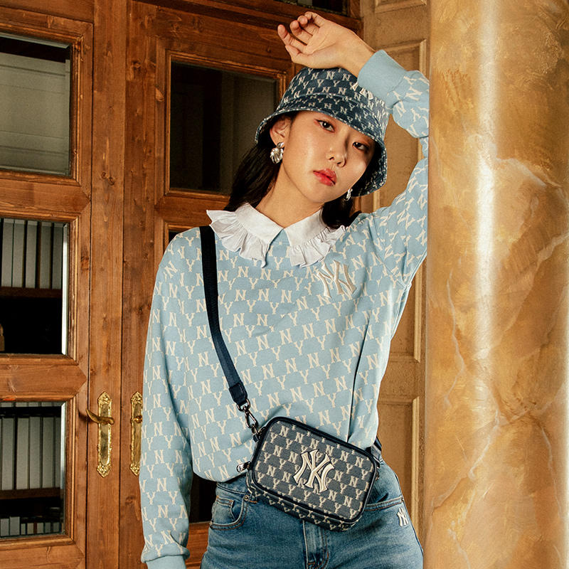 MLB New York Yankees Retro Logo Crewneck Sweatshirt Unisex Sky Blue 31MTM2041-50S 圖 4