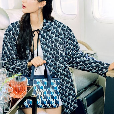 Camiseta MLB Yankees Retro Logo Manga Larga Azul Marino Unisex. 3ADRM0624-50NYD Purchase Camiseta MLB Yankees Retro Logo Manga Larga Azul Marino Unisex. 3ADRM0624-50NYD