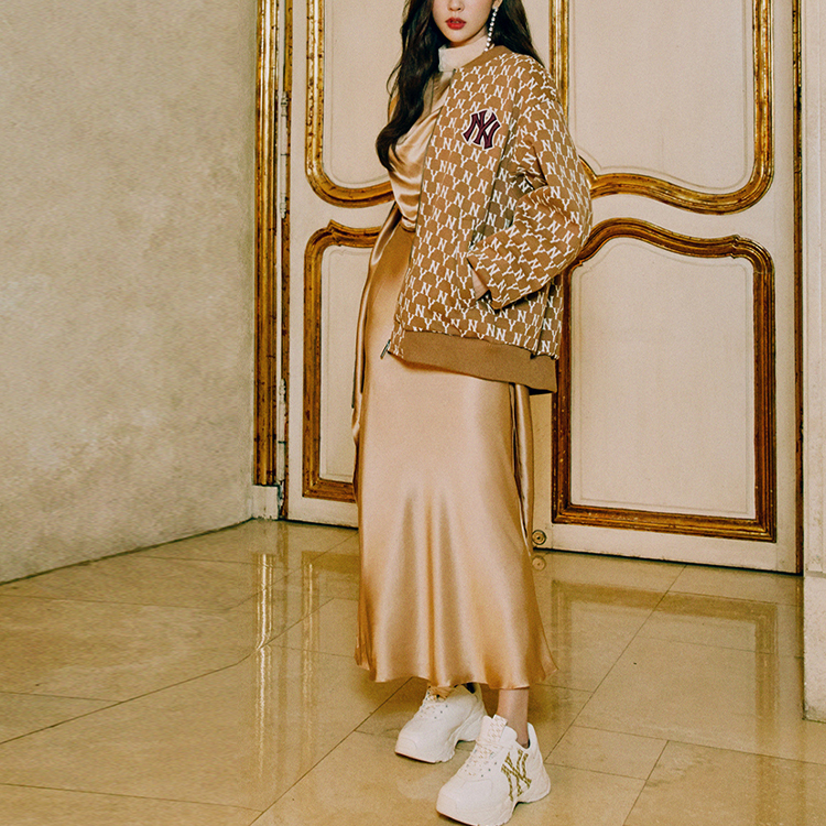 MLB New York Yankees Retro Monogram Baseball Jacket Unisex Beige 31JPM3061-50B 圖 4