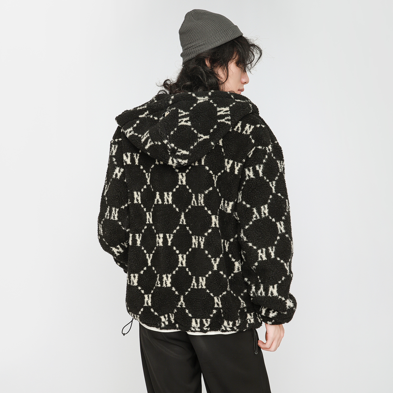 Purchase MLB 紐約洋基復古羊羔絨內裡連帽外套 黑色 男女冬季穿搭款式。 3AJPF1316-50BKS