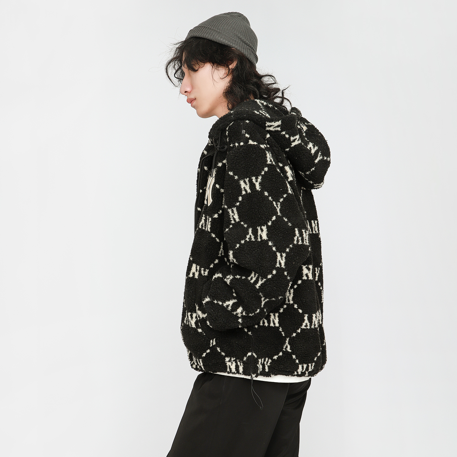 Sizing MLB 紐約洋基復古羊羔絨內裡連帽外套 黑色 男女冬季穿搭款式。 3AJPF1316-50BKS