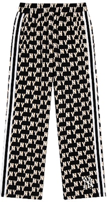 Celana Kasual MLB New York Yankees Retro Wide-Leg Monogram Unisex Hitam 3APTM0431-50BKS Lookbook Celana Kasual MLB New York Yankees Retro Wide-Leg Monogram Unisex Hitam 3APTM0431-50BKS