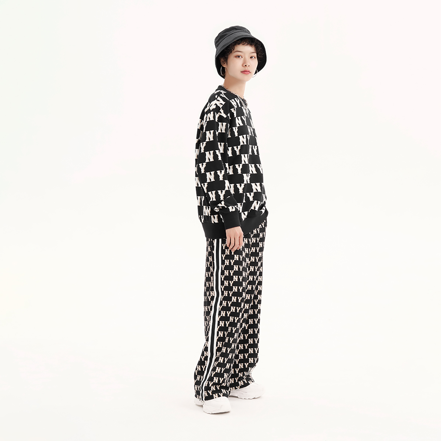 Purchase Celana Kasual MLB New York Yankees Retro Wide-Leg Monogram Unisex Hitam 3APTM0431-50BKS