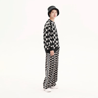 Celana Kasual MLB New York Yankees Retro Wide-Leg Monogram Unisex Hitam 3APTM0431-50BKS Purchase Celana Kasual MLB New York Yankees Retro Wide-Leg Monogram Unisex Hitam 3APTM0431-50BKS