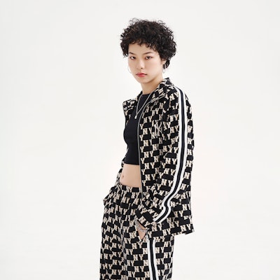 Celana Kasual MLB New York Yankees Retro Wide-Leg Monogram Unisex Hitam 3APTM0431-50BKS Cheap Celana Kasual MLB New York Yankees Retro Wide-Leg Monogram Unisex Hitam 3APTM0431-50BKS