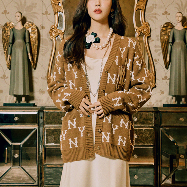 Purchase MLB New York Yankees Retro Wool Cardigan Sweater Unisex Beige 31KTM1041-50B