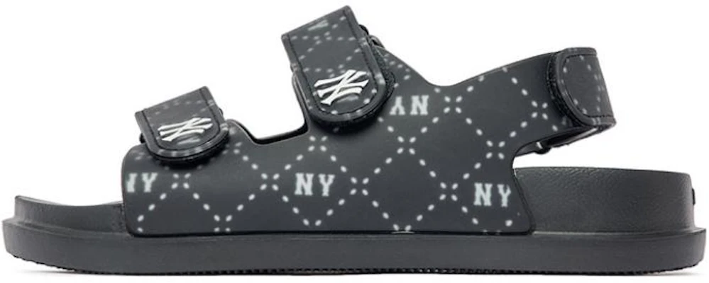 MLB 뉴욕 양키스 샌들 (모노그램 블랙/화이트) 3ASDCSD33-50BKS Buy MLB 뉴욕 양키스 샌들 (모노그램 블랙/화이트) 3ASDCSD33-50BKS